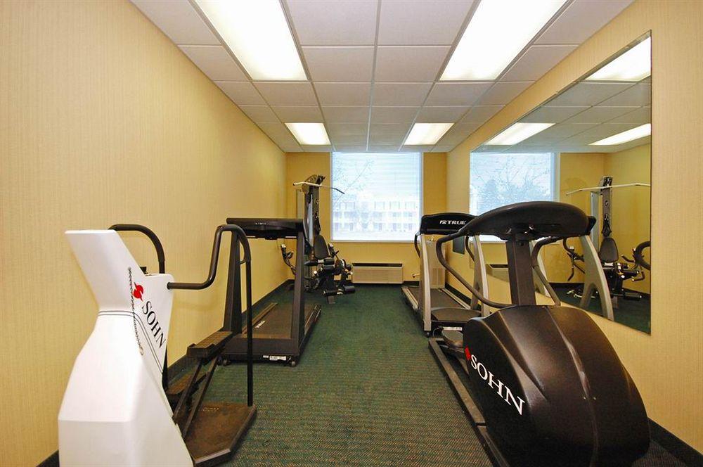 Brook Park Best Western Airport Inn & Suites Cleveland מראה חיצוני תמונה