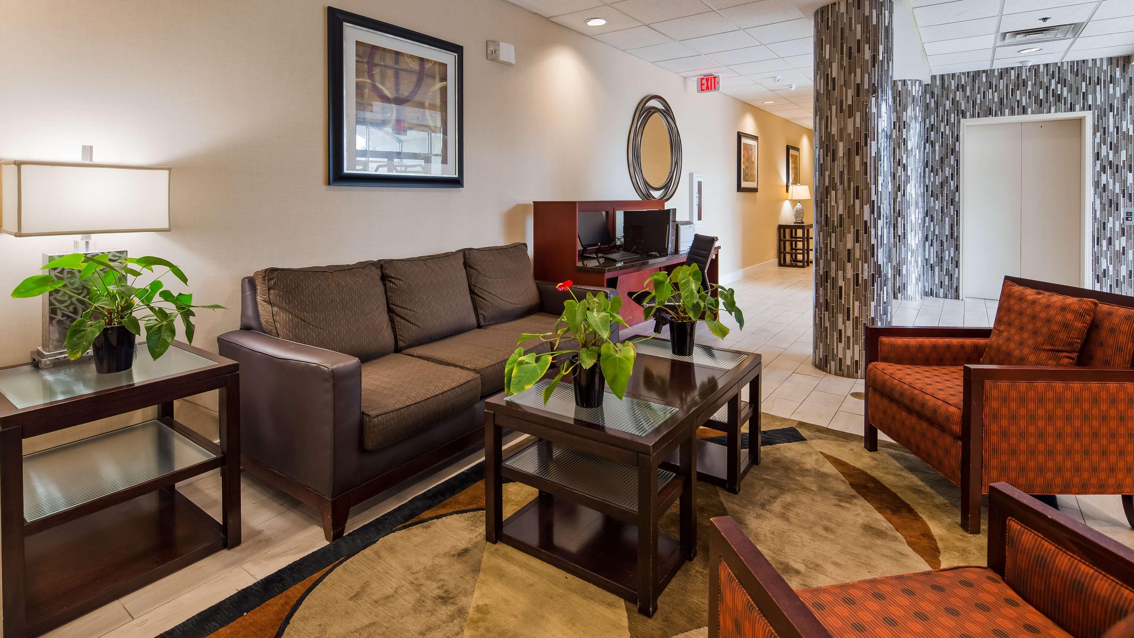 Brook Park Best Western Airport Inn & Suites Cleveland מראה חיצוני תמונה