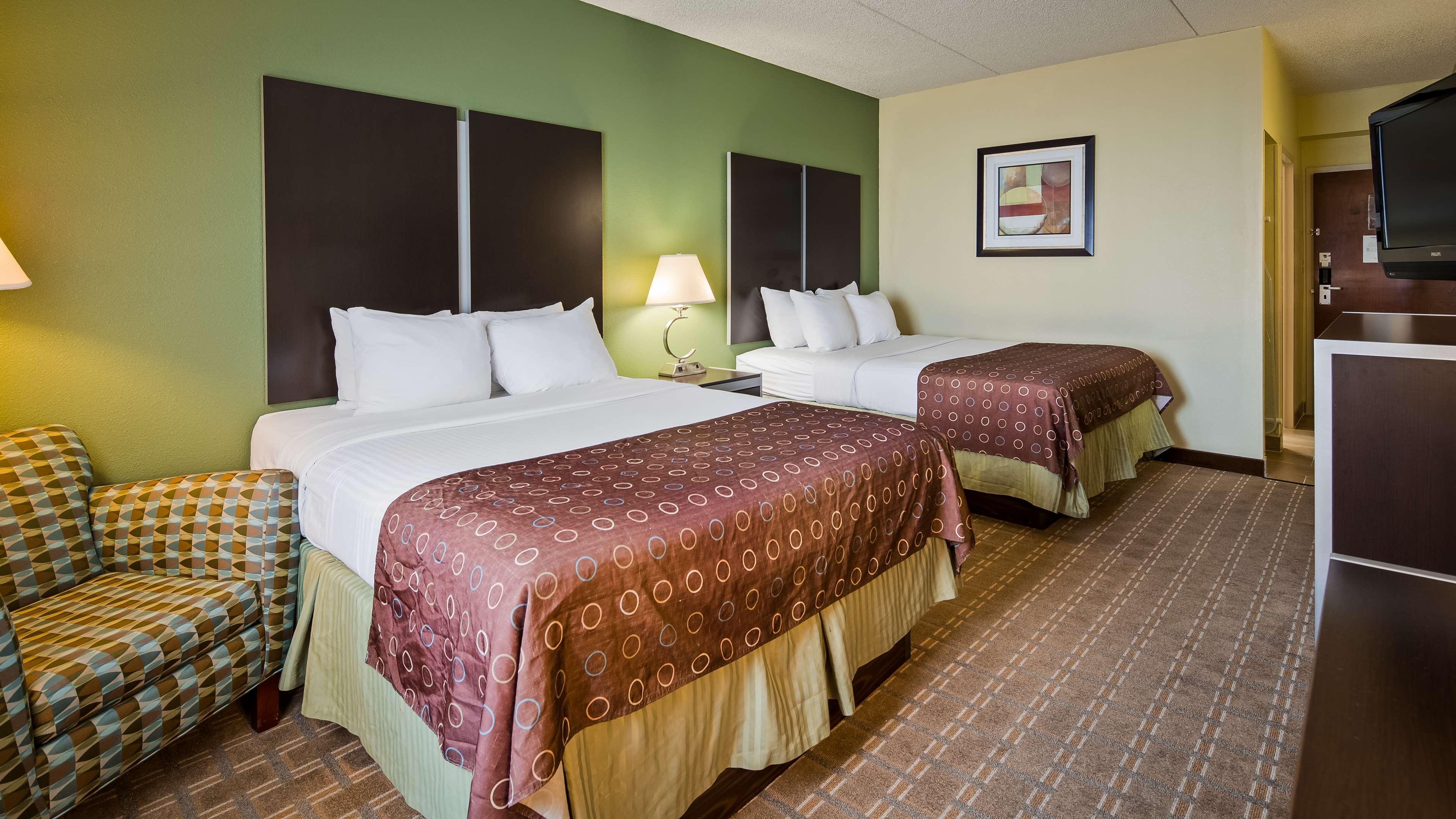 Brook Park Best Western Airport Inn & Suites Cleveland מראה חיצוני תמונה