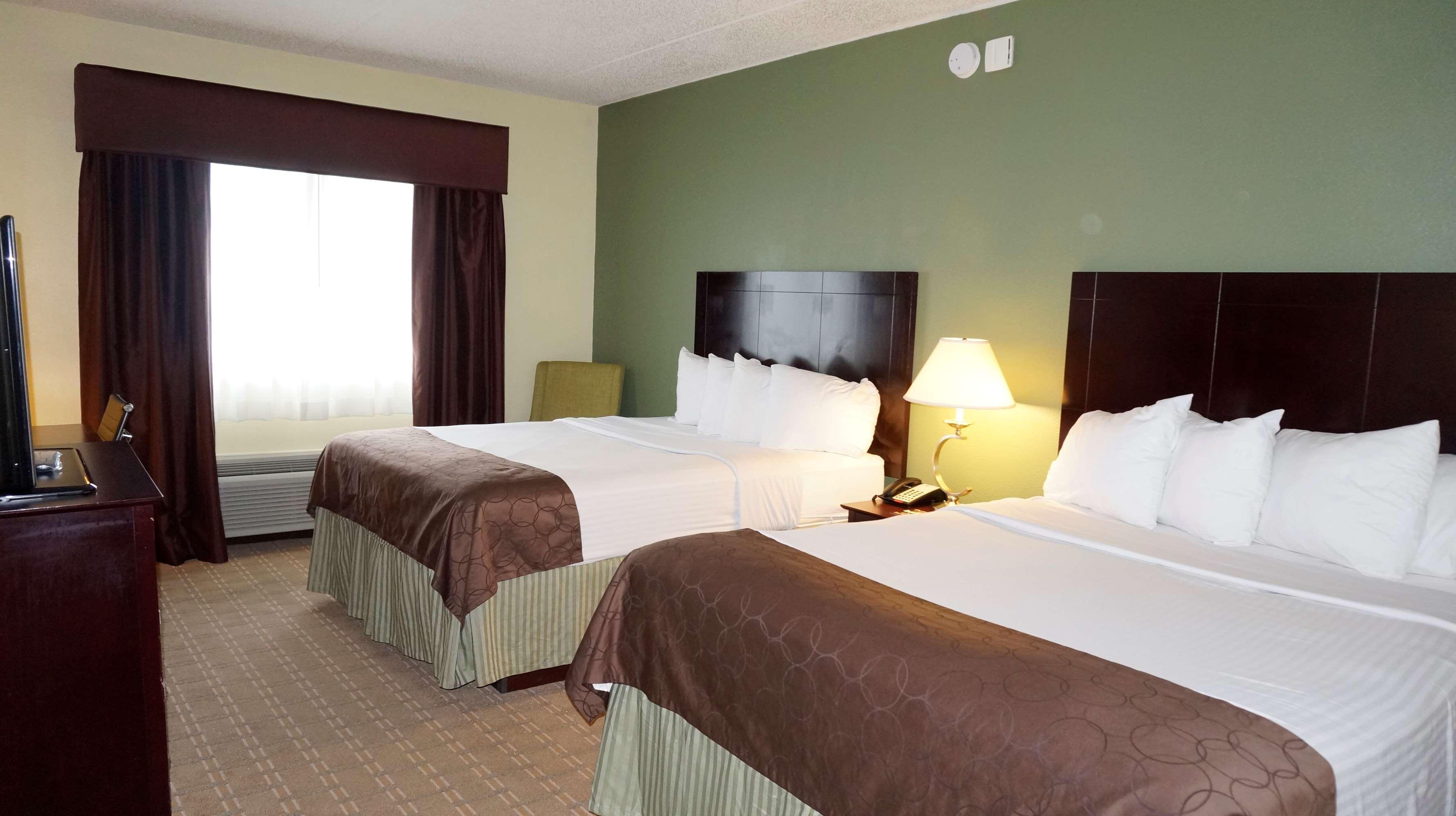 Brook Park Best Western Airport Inn & Suites Cleveland מראה חיצוני תמונה