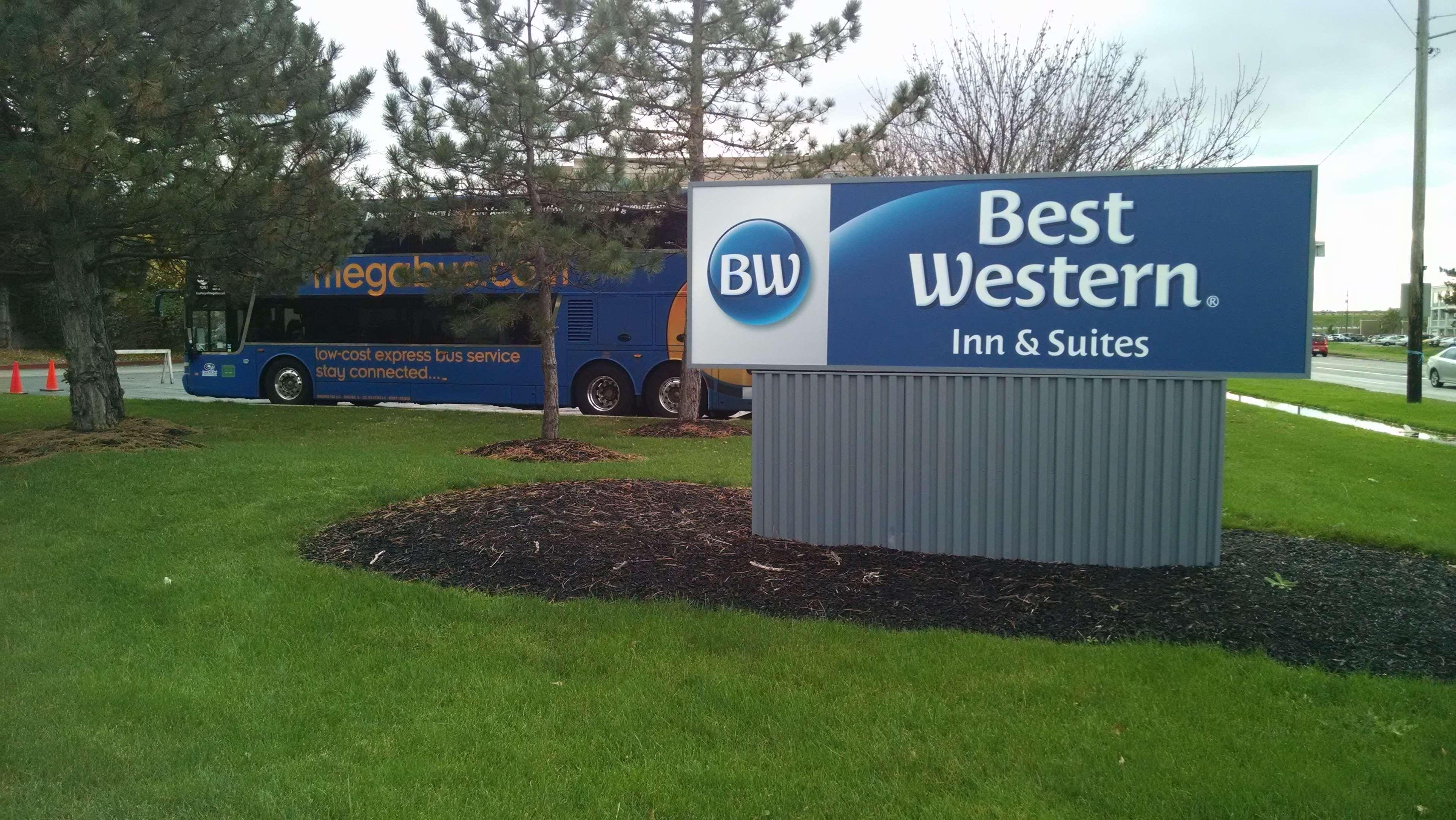 Brook Park Best Western Airport Inn & Suites Cleveland מראה חיצוני תמונה