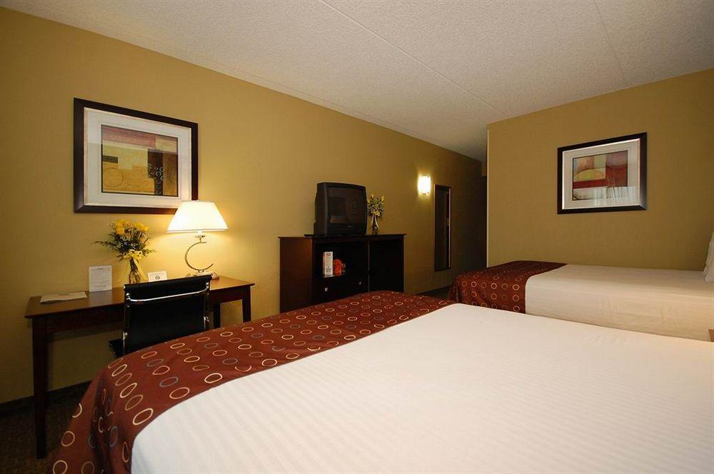 Brook Park Best Western Airport Inn & Suites Cleveland חדר תמונה