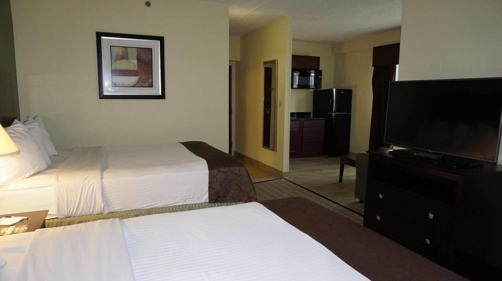Brook Park Best Western Airport Inn & Suites Cleveland מראה חיצוני תמונה
