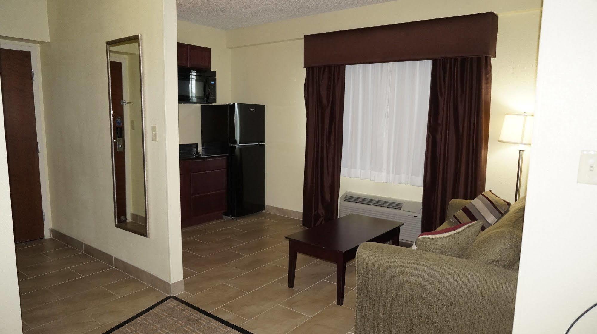 Brook Park Best Western Airport Inn & Suites Cleveland מראה חיצוני תמונה