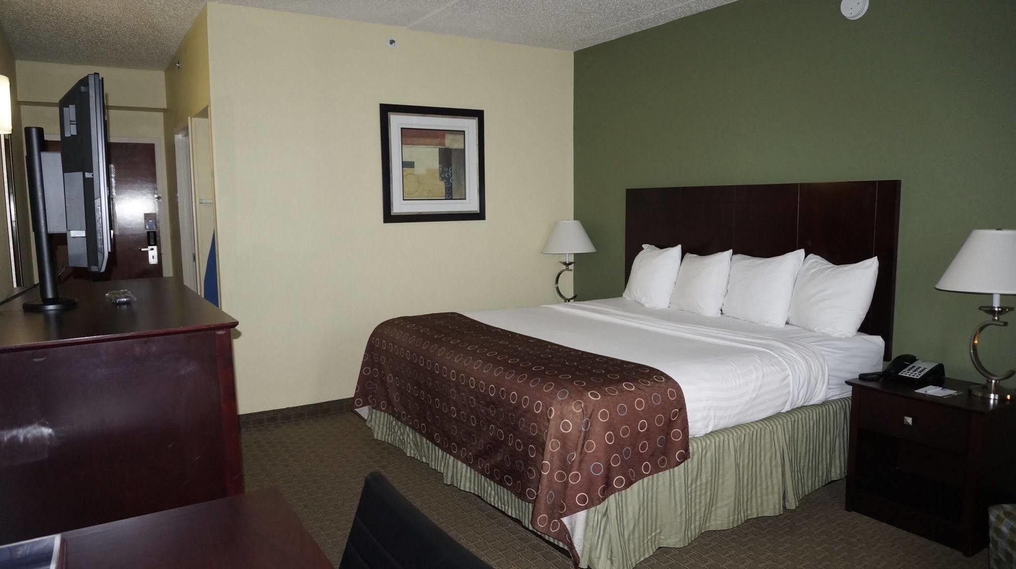 Brook Park Best Western Airport Inn & Suites Cleveland מראה חיצוני תמונה