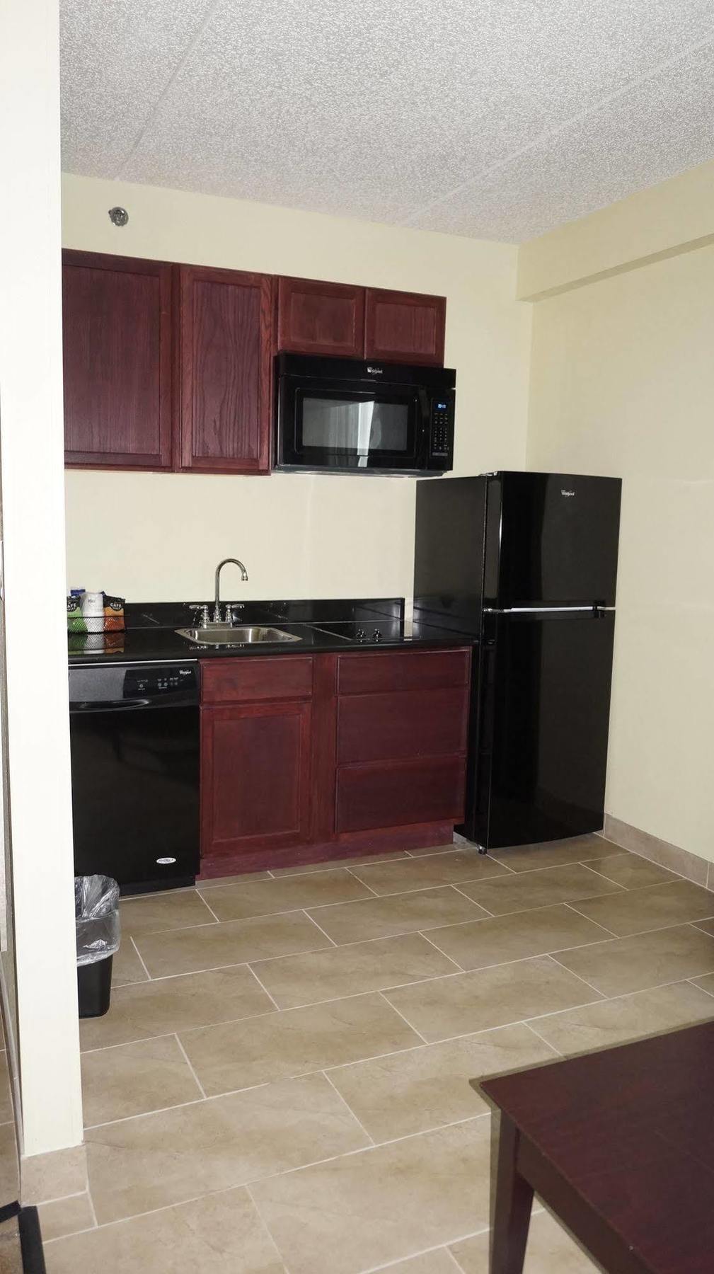 Brook Park Best Western Airport Inn & Suites Cleveland מראה חיצוני תמונה