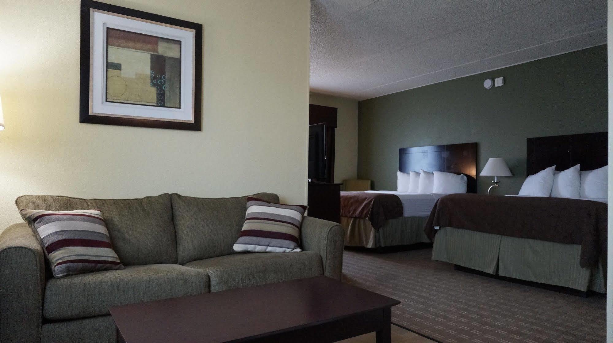 Brook Park Best Western Airport Inn & Suites Cleveland מראה חיצוני תמונה