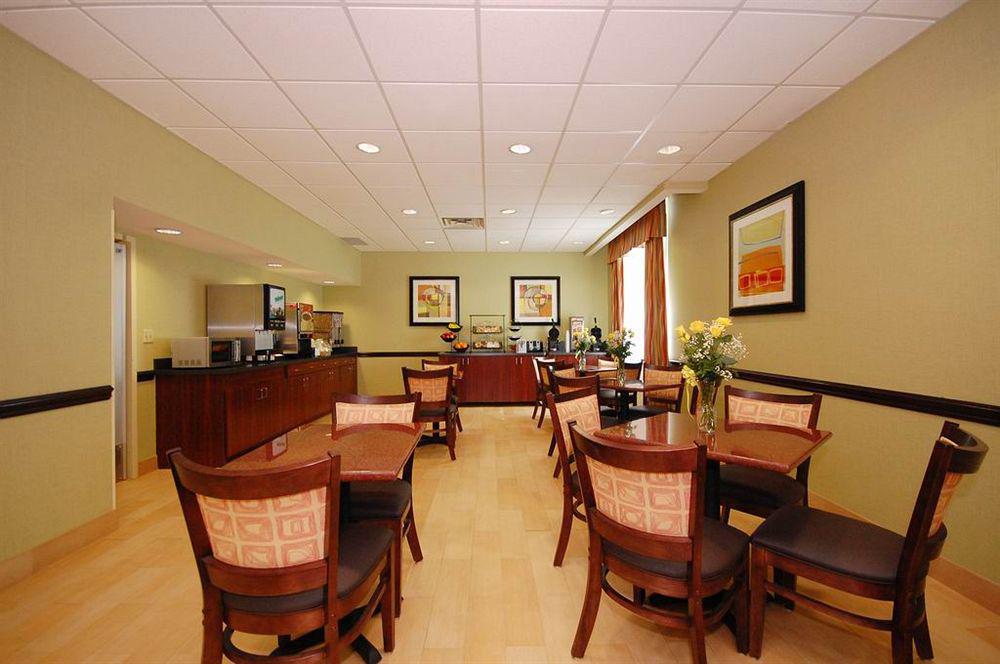 Brook Park Best Western Airport Inn & Suites Cleveland מסעדה תמונה